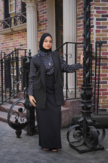 The duo-loom black vest